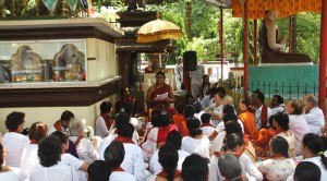 2014-05may-02-nithyananda-diaryIMG_3692_varanasi-innerawakening-crowd-swamiji
