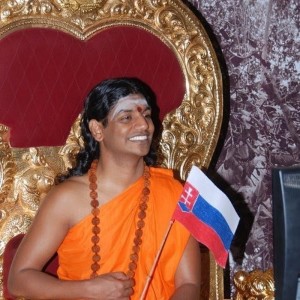 Swamiji so SR vlajkou.odt