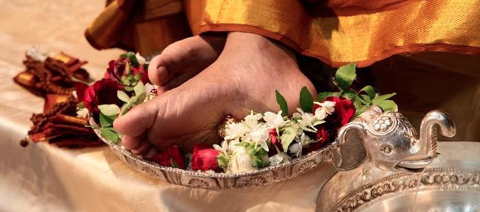 Venujte Pratyaksha Pada Puju nášmu milovanému Swamijimu pri príležitosti osláv MAHA PARAMASHIVARATRI
